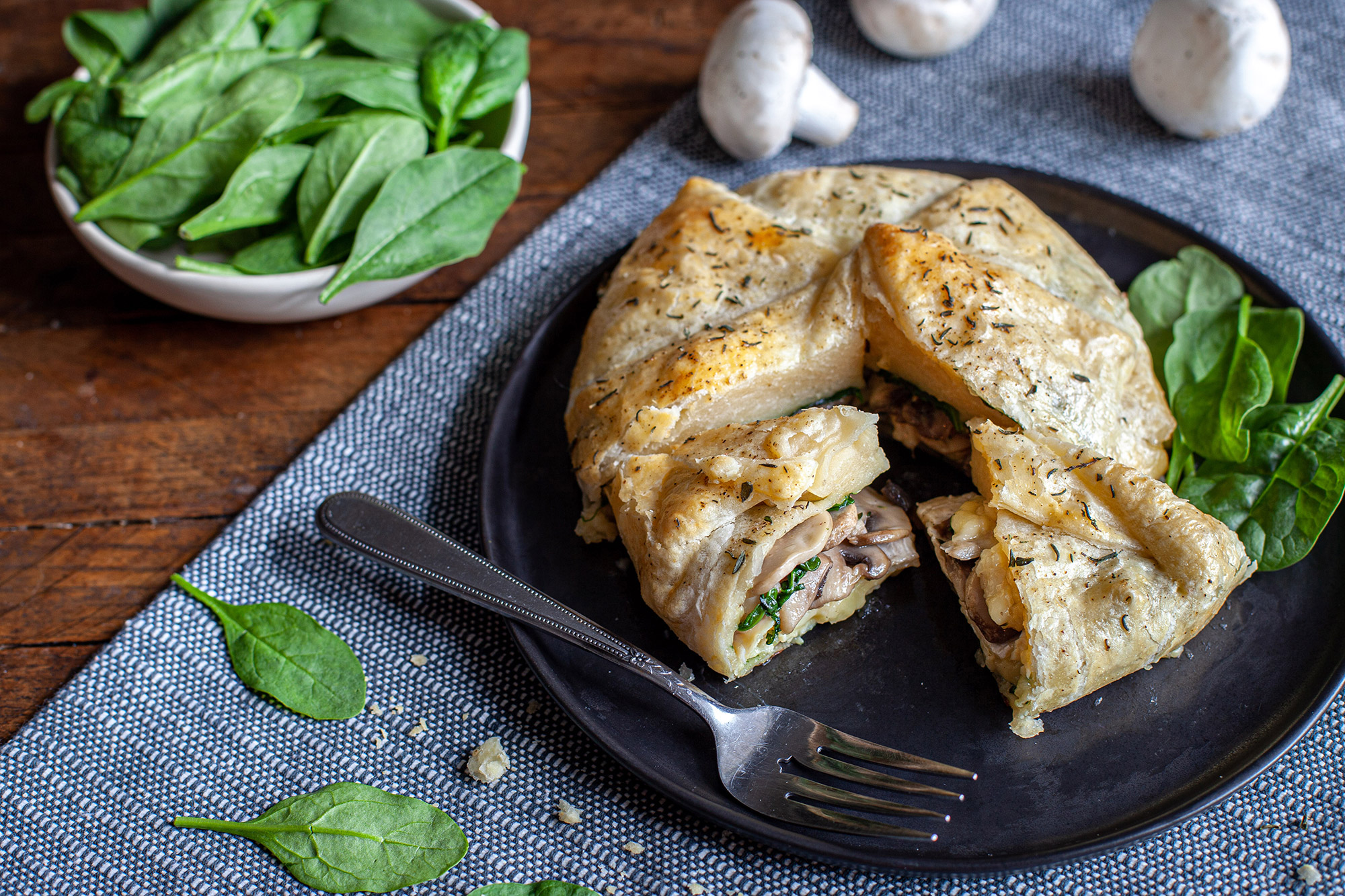 Camembert Wellington with mushrooms and spinach Cheesebar