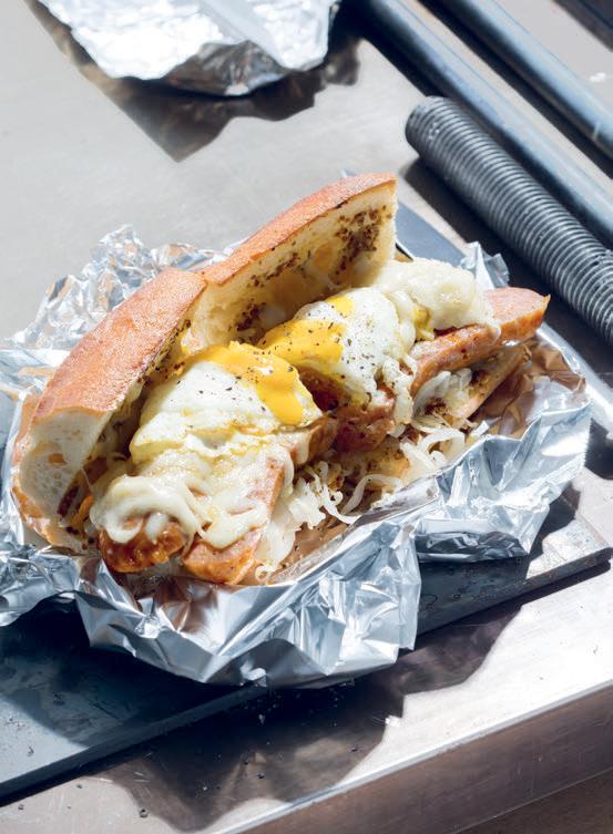 Spicy sausage and sauerkraut sandwich Cheesebar