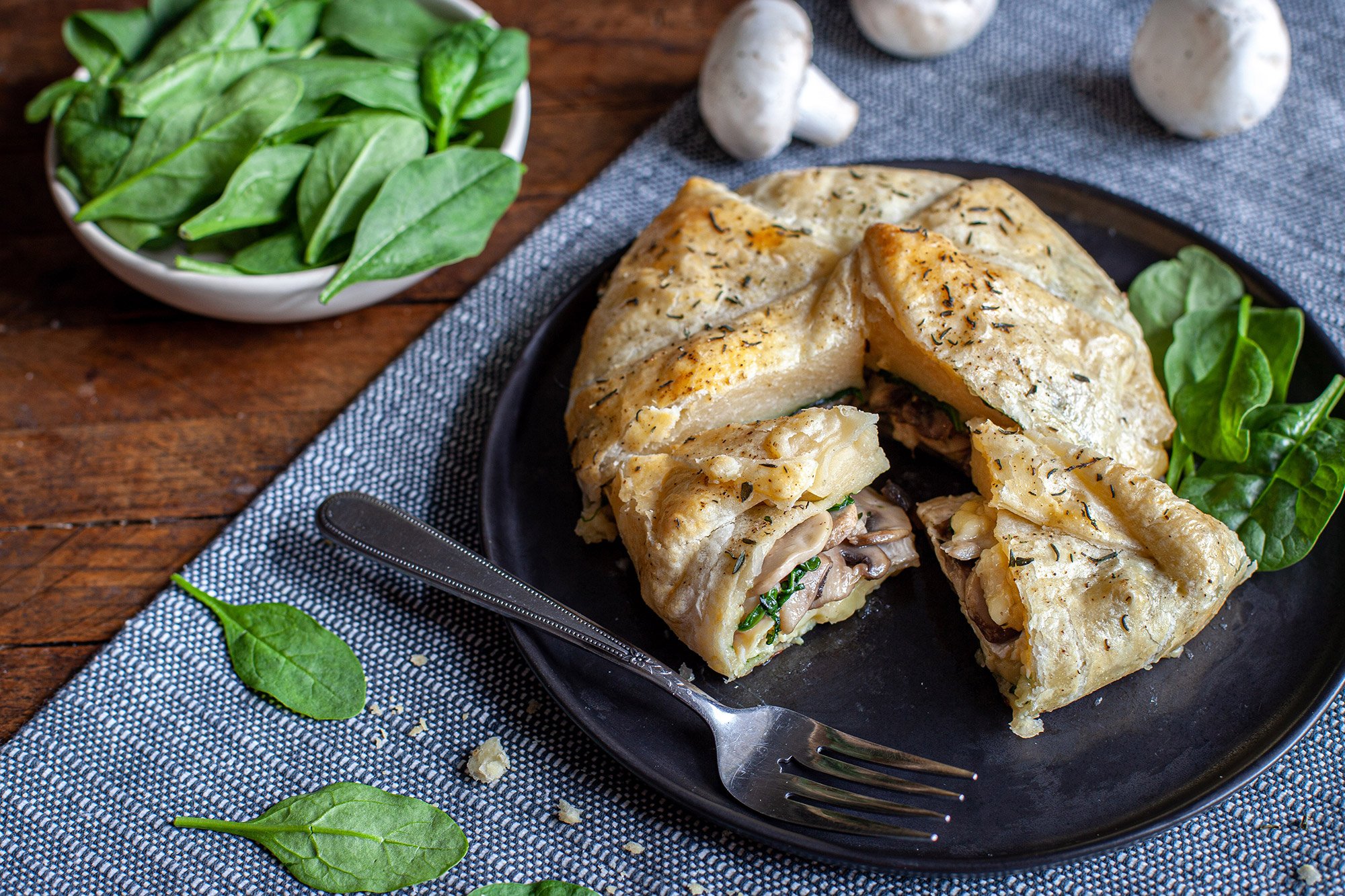 Camembert Wellington with mushrooms and spinach Cheesebar