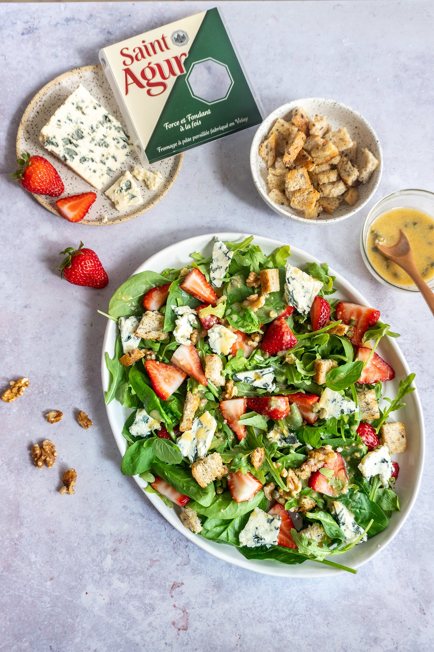 Recipe - Strawberry and Saint Agur Blue cheese salad with honey dressing