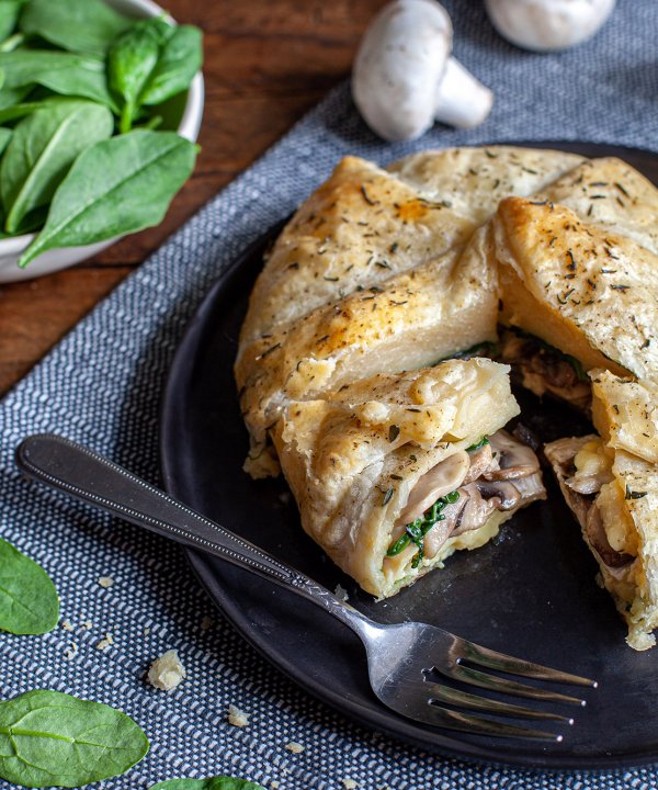 Recipe - Camembert Wellington with mushrooms and spinach